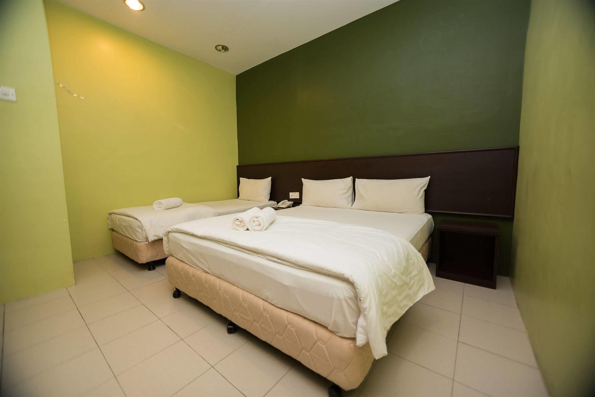 Bary Inn, Klia & Klia2 - 24 Hours Free Airport Pick-Up Sepang Esterno foto
