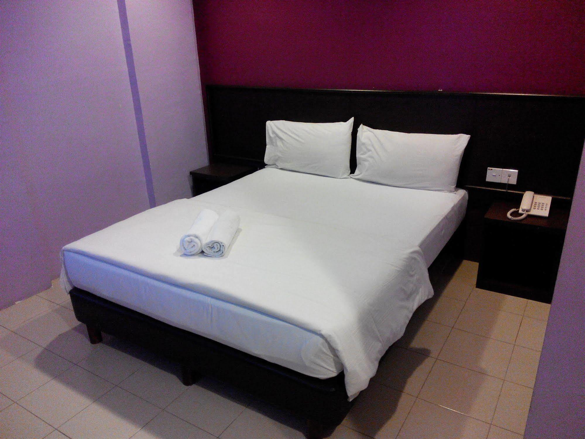 Bary Inn, Klia & Klia2 - 24 Hours Free Airport Pick-Up Sepang Esterno foto