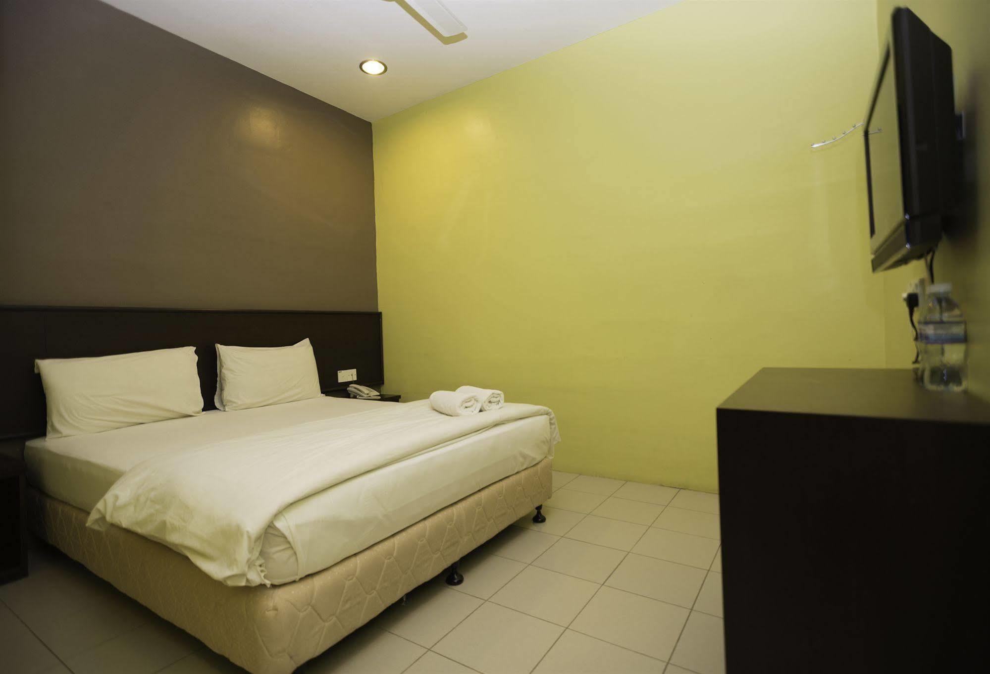 Bary Inn, Klia & Klia2 - 24 Hours Free Airport Pick-Up Sepang Esterno foto