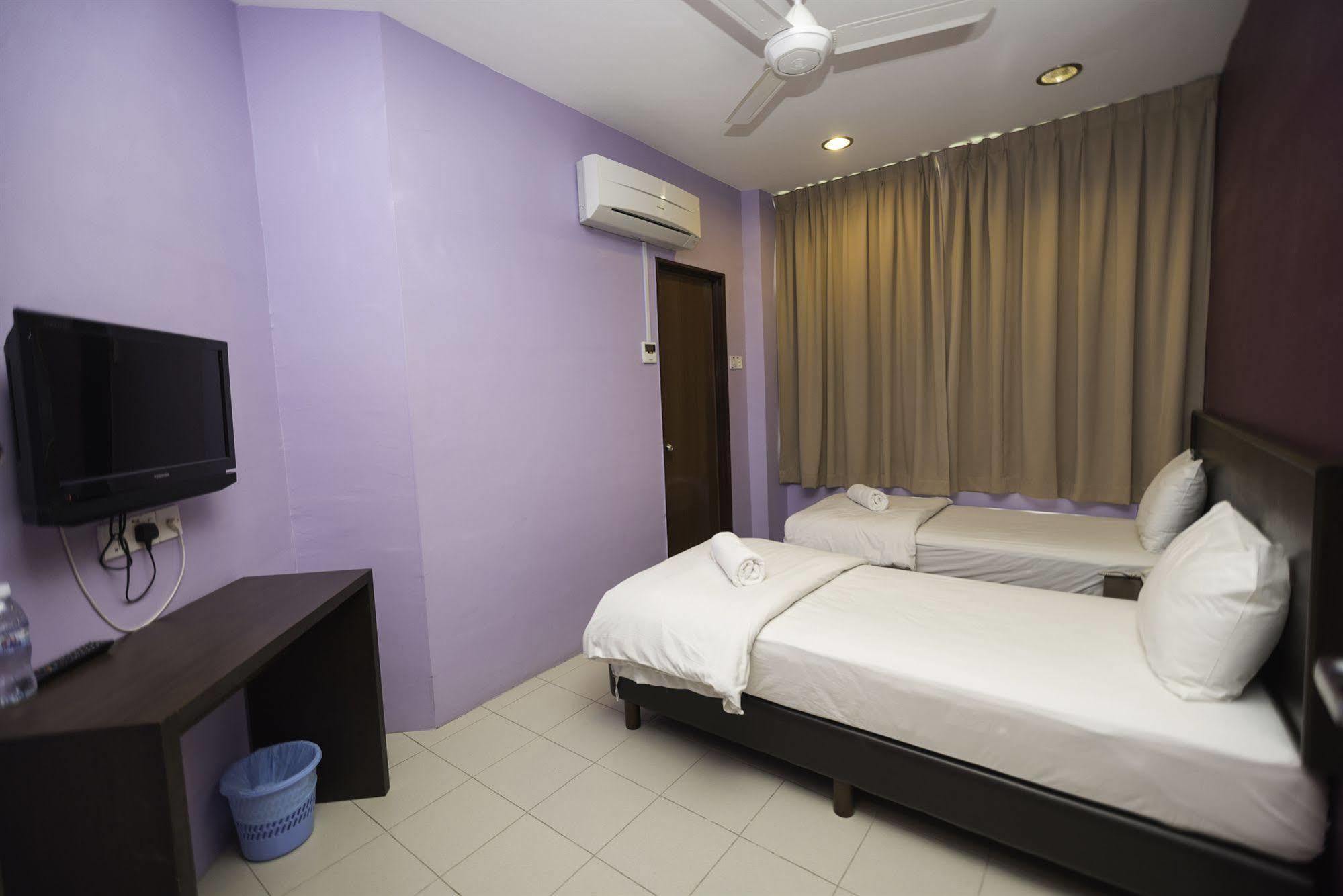 Bary Inn, Klia & Klia2 - 24 Hours Free Airport Pick-Up Sepang Esterno foto