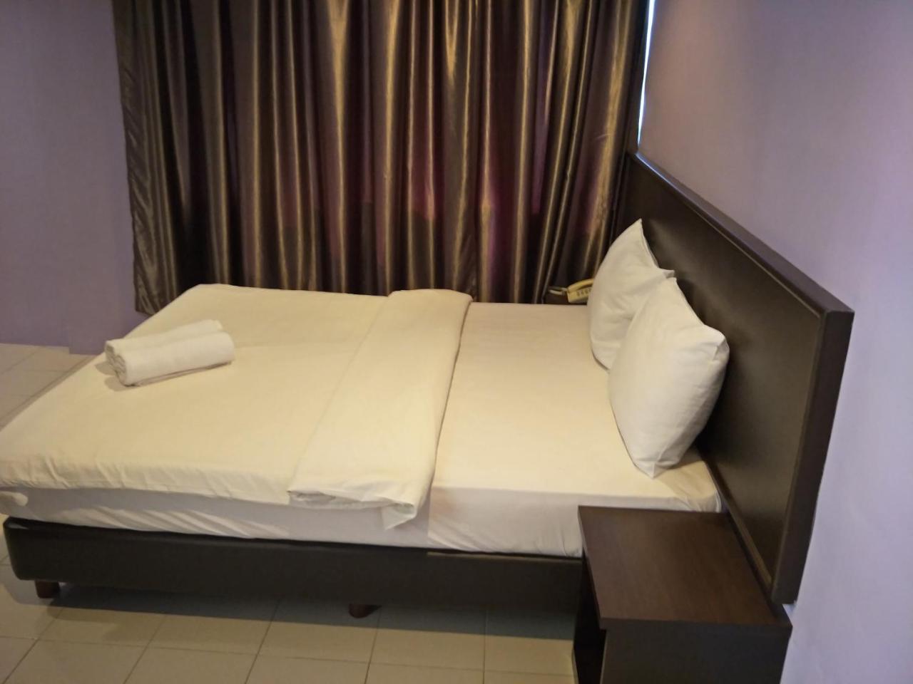 Bary Inn, Klia & Klia2 - 24 Hours Free Airport Pick-Up Sepang Esterno foto